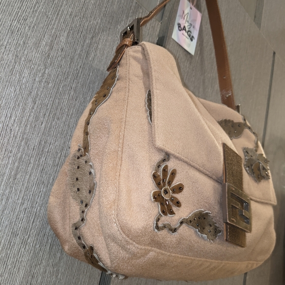 ๐Rare FENDI Beaded Cashmere Wool Hobo Bag๐ - Picture 5 of 14